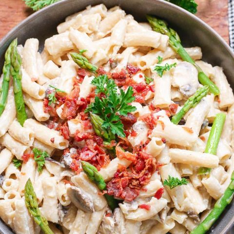 Bacon and Mushroom Pasta: Gluten-Free with Creamy Garlic Sauce!