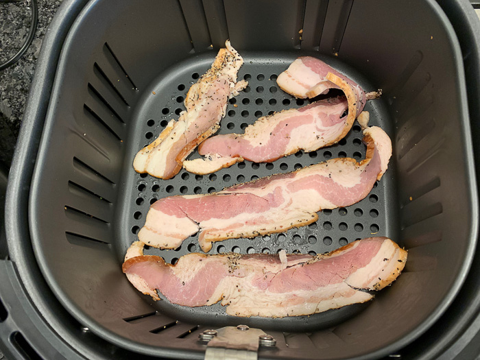 how to place bacon in air fryer so that it can cook properly