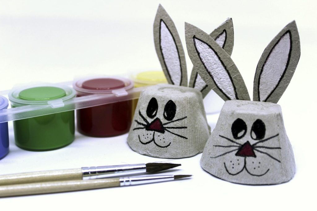 Easter bunnies made of cardboard egg carton pods